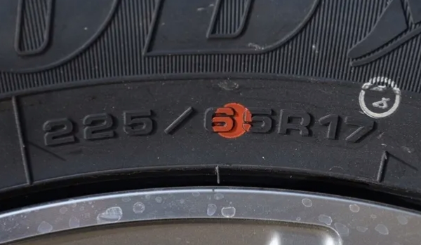 哈弗h6第二代轮胎是什么品牌23560r 18-第1张图片