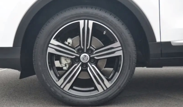 2017款名爵zs轮胎的型号(型号是21555R17)-第2张图片
