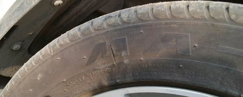 轮胎表面有很多细小裂纹还能使用吗，轮胎面有细小裂纹有问题吗-第1张图片